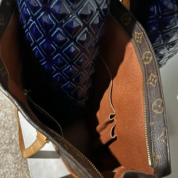 Louis Vuitton shoulder bag.SOLD - Picture 7 of 7